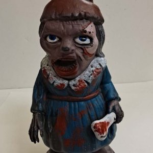 Zombie Gnome: Woman - Plastic - Image 2
