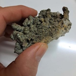 Medium Goethite on Quartz mineral specimen - Image 5