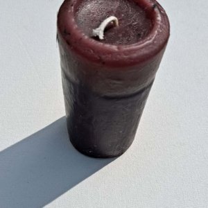 Medium Purple Lavender scented Candle - Image 3
