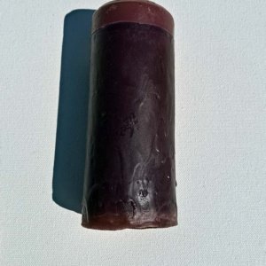Small purple pillar candle with lavender scent - Image 3