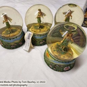 Faerie Glen Fernwhisper's Realm Globe Figurine (Dust particles) - Image 2