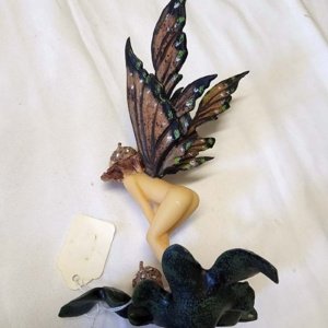 Amy Brown Acorn Pixie Figurine - Image 9
