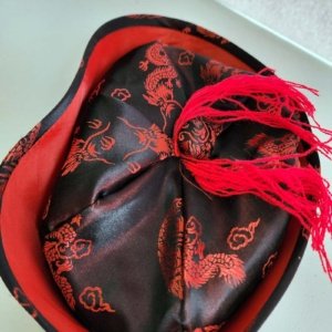 Red and Black Dragon insignia Chinese Hat with Fold and Red Yarn, Black Hair Tail - Image 5