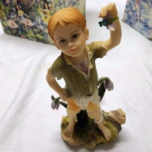 Meadow Fairies Medium Boy Fairy Figurine (Missing Wings) - Image 3