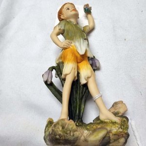 Meadow Fairies Medium Boy Fairy Figurine (Missing Wings) - Image 4