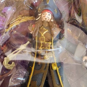 Disney Mirrorverse McFarlane Toys Jack Sparrow - Support Figurine - Image 3