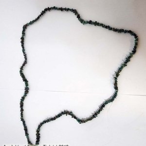 string of medium green chips (possibly jade) 34"  x1/8" - Image 3