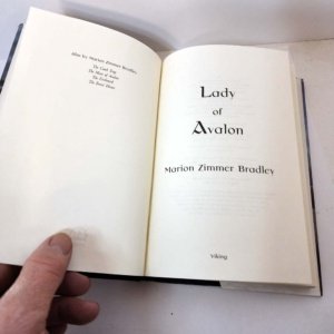 The Lady of Avalon by Marion Zimmer Bradley - Hardcover 1997  VERY GOOD - Image 11