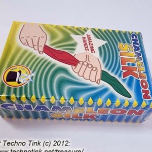 Chameleon Silk Tube + 3 nine inch silks Trick by Vincenzo Di Fatta - Image 5