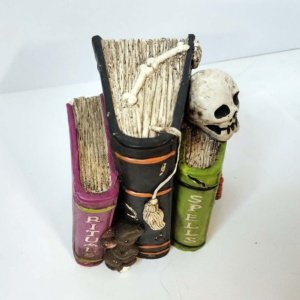 Ceramic or plaster Halloween Bookend of Witchy books - Image 2