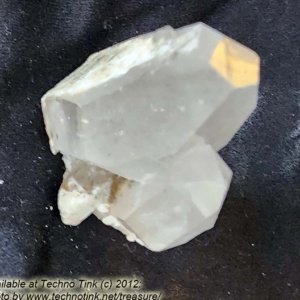Quartz Crystal LG027 - Large Double Point Cluster  approx 2.5x1.5x1 - Image 16