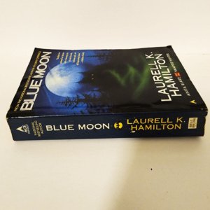 Blue Moon by Laurell K Hamilton Paperback 1998 Ace Books USED-GOOD - Image 3