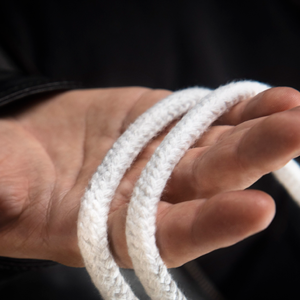 ROPE ULTRA WHITE 25 ft. (CORELESS) by Murphy's Magic Supplies - Trick - Image 4