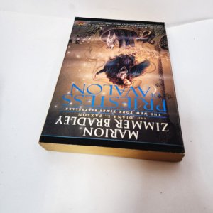 The Priestess of Avalon by Marion Zimmer Bradley (Paperback 2008 - USED VERY GOOD) - Image 5