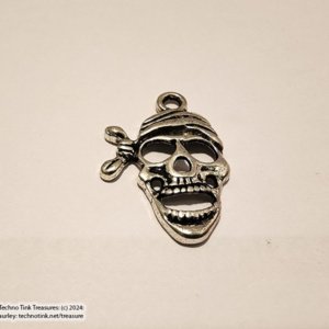 Hollow Silver Pewter Pirate Skull Pendant - Image 5