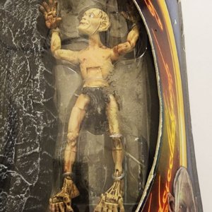 Super Posable Gollum w/Crawling Action - Image 3